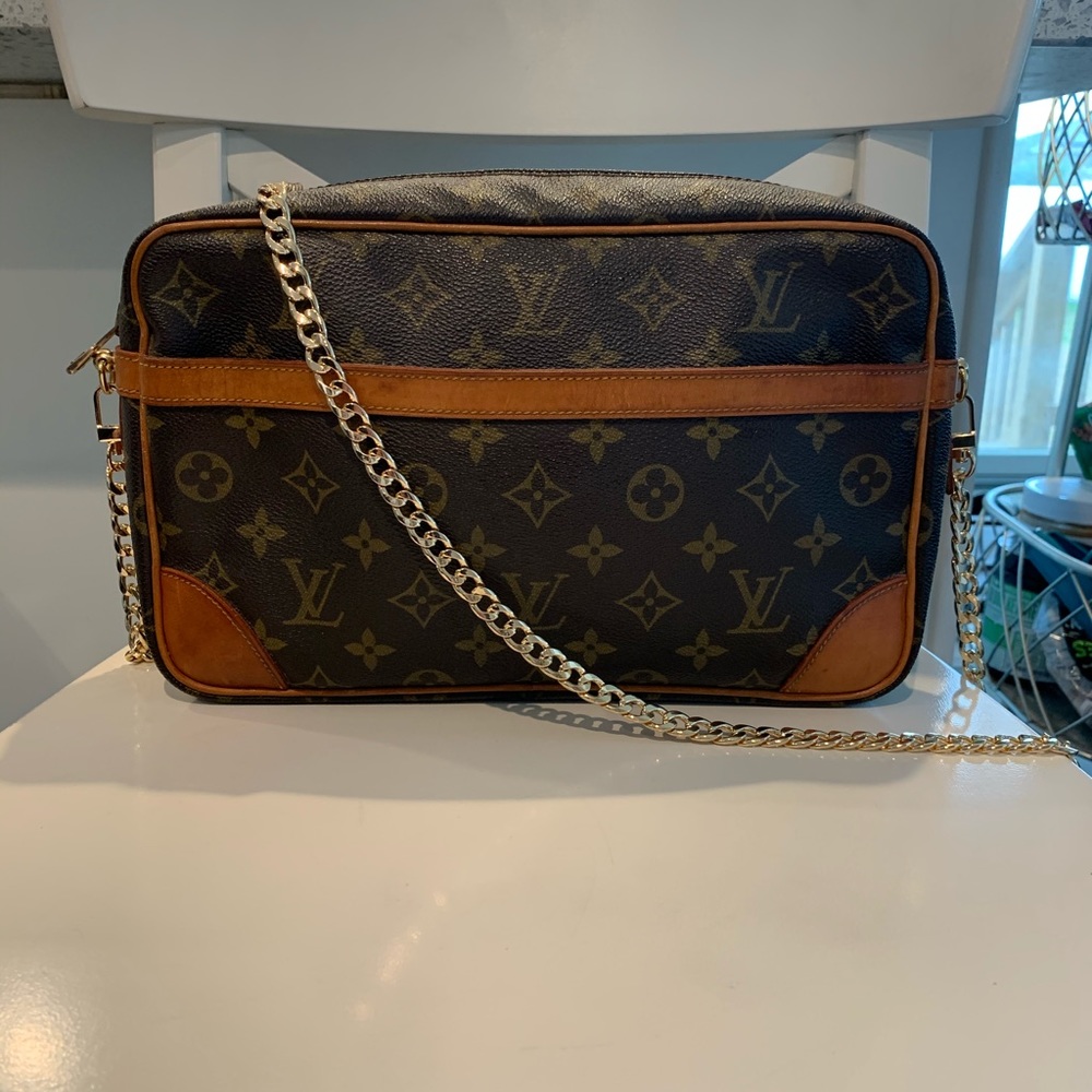 Louis Vuitton Compiegne 28 Crossbody